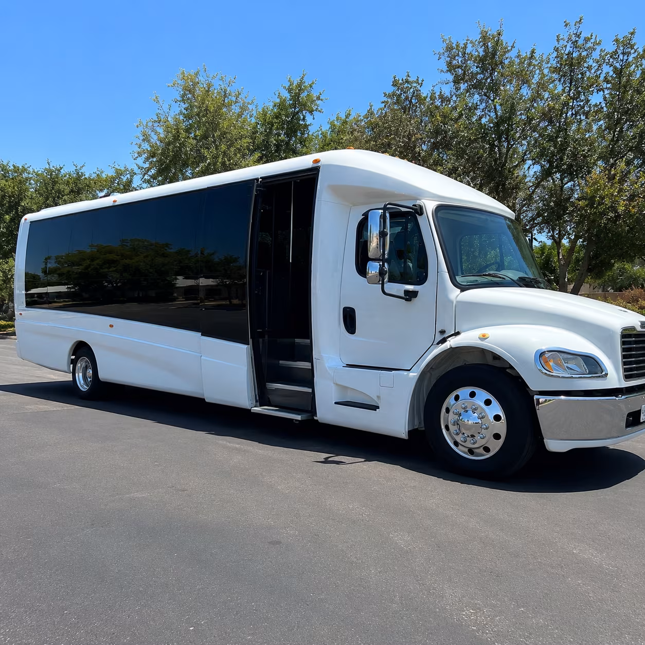 book a bus for your next airport transfer 1