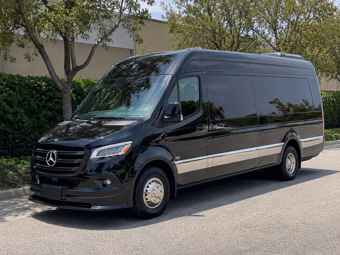 sprinter vans and minibuses for small convention groups in carrollton