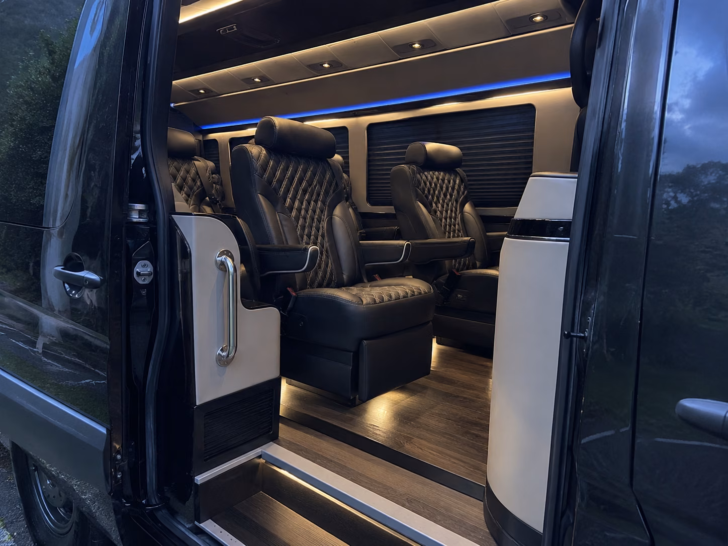 sprinter vans and minibuses for smaller airport runs in carrollton